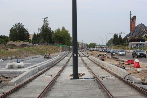 Budowa linii tramwajowej w ulicy Wyszyńskiego - przystanek Pstrowskiego (5 lipca 2023)