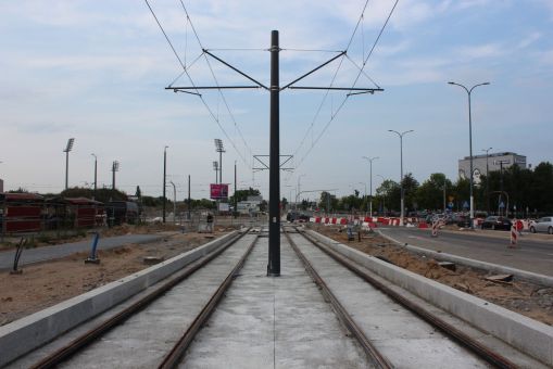 Budowa linii tramwajowej w ulicy Wyszyńskiego, w pobliżu skrzyżowania z aleją Piłsudskiego i ulicą Leonharda (5 lipca 2023)