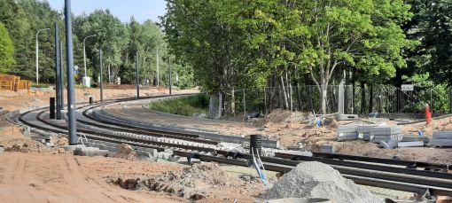 Budowa linii tramwajowej w ulicy Krasickiego, w pobliżu skrzyżowania z ulicą Barcza (29 lipca 2023)