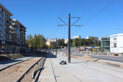 Budowa linii tramwajowej w ulicy Krasickiego, w pobliżu skrzyżowania z ulicą Barcza - przystanek Carrefour (17 września 2023)