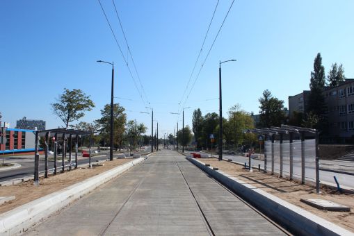 Budowa linii tramwajowej w alei Piłsudskiego - przystanek Stadion Stomil (17 września 2023)
