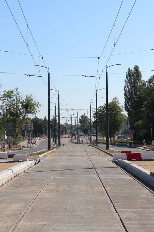 Budowa linii tramwajowej w alei Piłsudskiego - przystanek Stadion Stomil (17 września 2023)