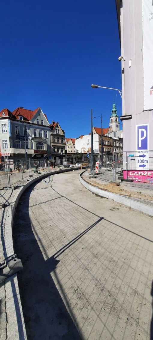 Budowa linii tramwajowej na placu Jedności Słowiańskiej (12 sierpnia 2023)