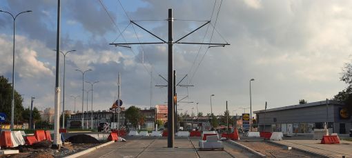 Budowa linii tramwajowej w ulicy Wyszyńskiego - przystanek Pstrowskiego (13 sierpnia 2023)