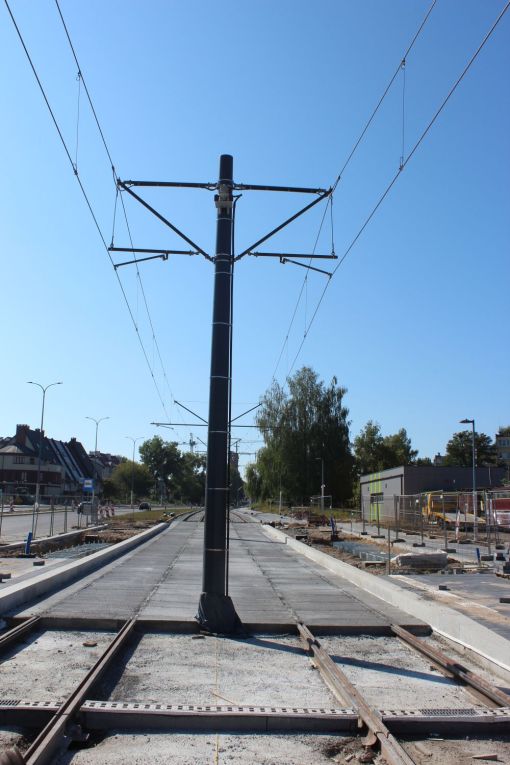 Budowa linii tramwajowej w ulicy Wyszyńskiego, w pobliżu podstacji trakcyjnej (17 września 2023)