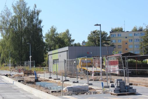 Budowa linii tramwajowej w ulicy Wyszyńskiego, w pobliżu podstacji trakcyjnej (17 września 2023)