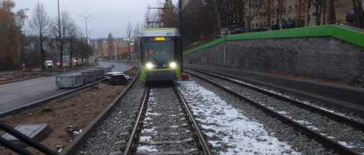 Pierwszy przejazd testowy trasą na Pieczewo - Durmazlar Panorama Olsztyn DRP5H05 #3017 między przystankami Carrefour i Wańkowicza (20 listopada 2023)