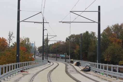 Budowa estakady tramwajowej nad ulicami Synów Pułku i Krasickiego (22 października 2023)