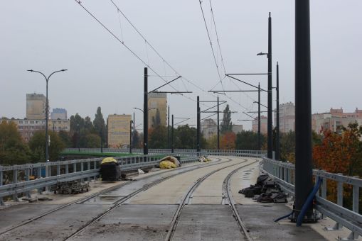 Budowa estakady tramwajowej nad ulicami Synów Pułku i Krasickiego (22 października 2023)
