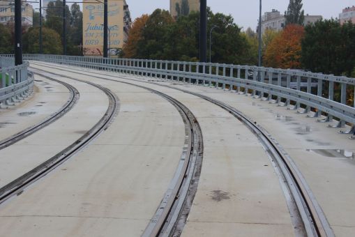 Budowa estakady tramwajowej nad ulicami Synów Pułku i Krasickiego (22 października 2023)