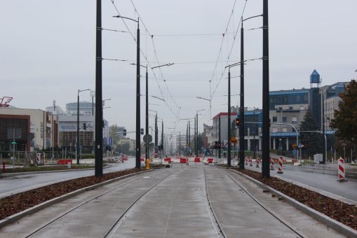 Budowa linii tramwajowej w alei Piłsudskiego, w pobliżu placu Inwalidów Wojennych (22 października 2023)