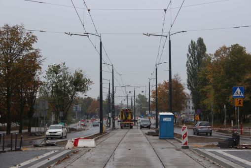 Budowa linii tramwajowej w alei Piłsudskiego - przystanek Stadion Stomil (22 października 2023)