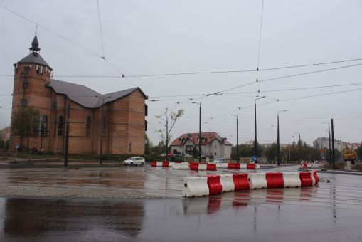 Budowa linii tramwajowej na skrzyżowaniu ulic Wilczyńskiego i Krasickiego (22 października 2023)