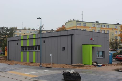 Budowa linii tramwajowej w ulicy Wyszyńskiego - podstacja trakcyjna przy przystanku Piłsudskiego (22 października 2023)