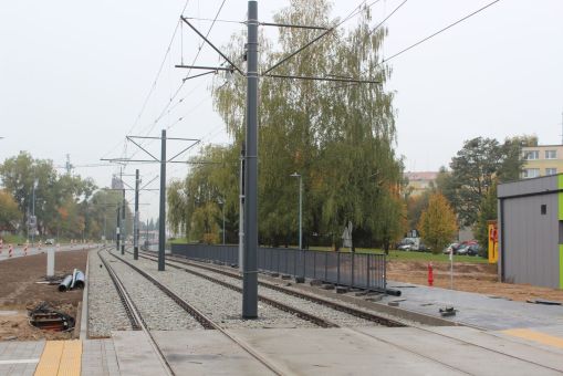 Budowa linii tramwajowej w ulicy Wyszyńskiego - przystanek Piłsudskiego (22 października 2023)