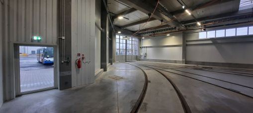 Nowa (wschodnia) hala postojowa zajezdni tramwajowej MPK Olsztyn (29 grudnia 2023)