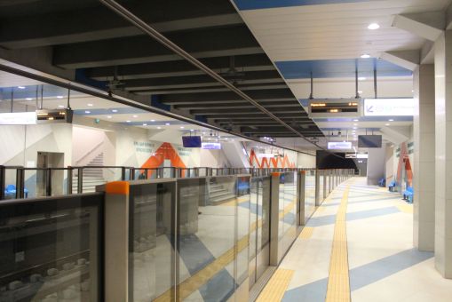 Stacja metra linii M3 Krasno seło (Красно село) w Sofii (24 marca 2024)