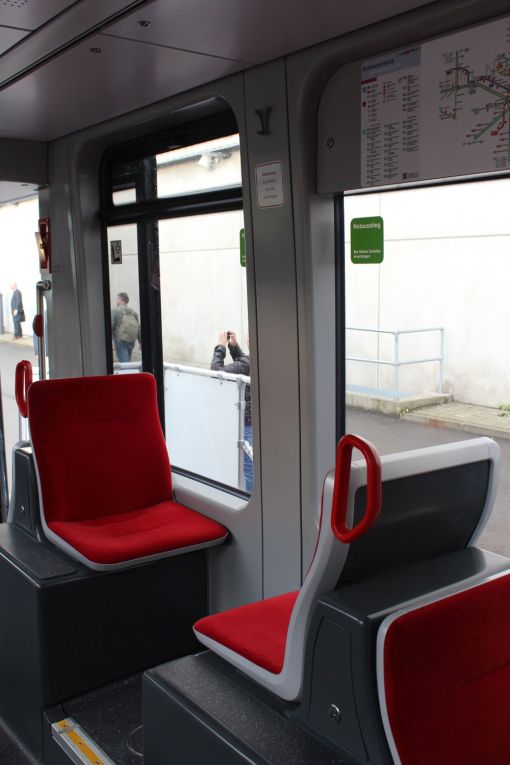 Wnętrze Siemensa Avenio dla Norymbergi na targach Inno Trans 2022