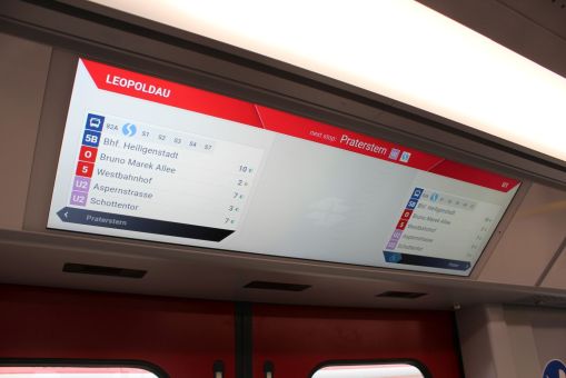 Informacja pasażerska w Siemensie X-Wagen dla metra w Wiedniu na targach Inno Trans 2022