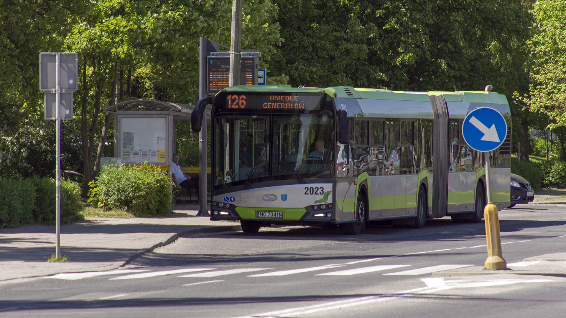 Solaris Urbino 18 IV #2023 na linii 126 na przystanku Stadion Stomil (13 maja 2018)